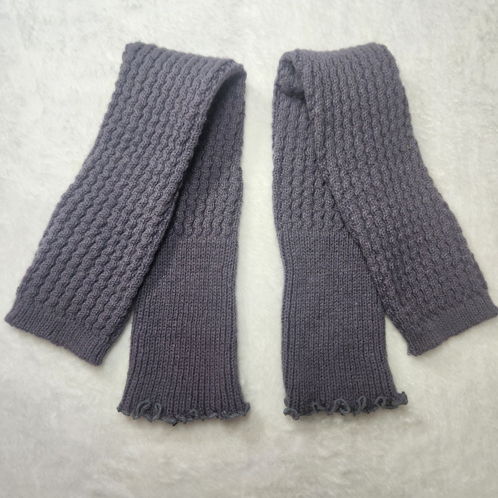 Womens Charcoal Gray Cable Knit Leg Warmers Lettuce Edge Hem 22 Inch Long
Cozy